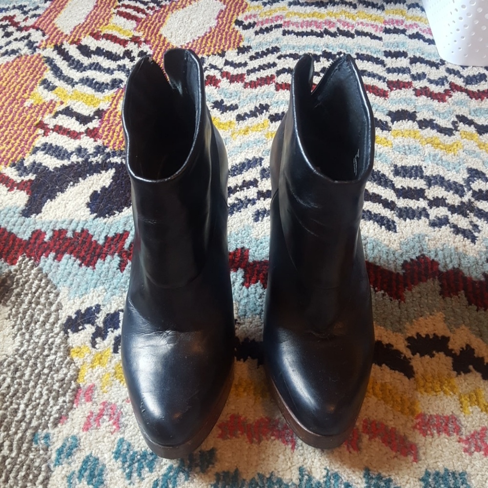 Steve Madden leather booties! Size 7.5